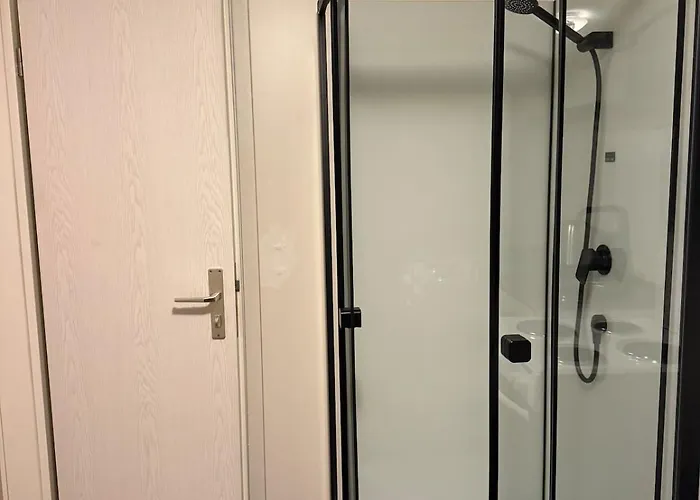 In Kueche, Bad, Schlafen Apartment *