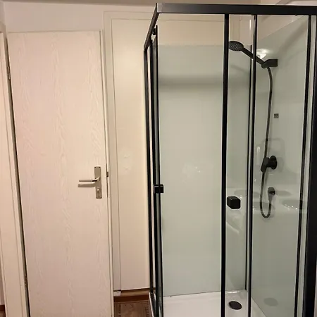 In Kueche, Bad, Schlafen Apartament *